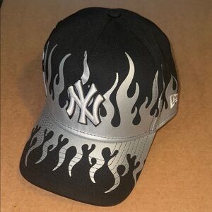 New Era Black w/Metallic Flames New York Yankees 9Forty A-Frame SnapBack MLB Hat